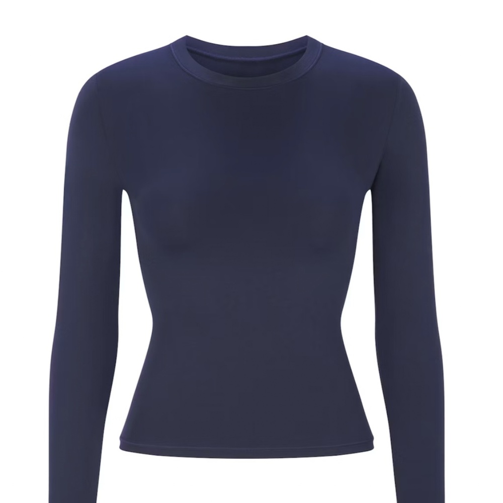 Fits Everybody Long-Sleeve Top